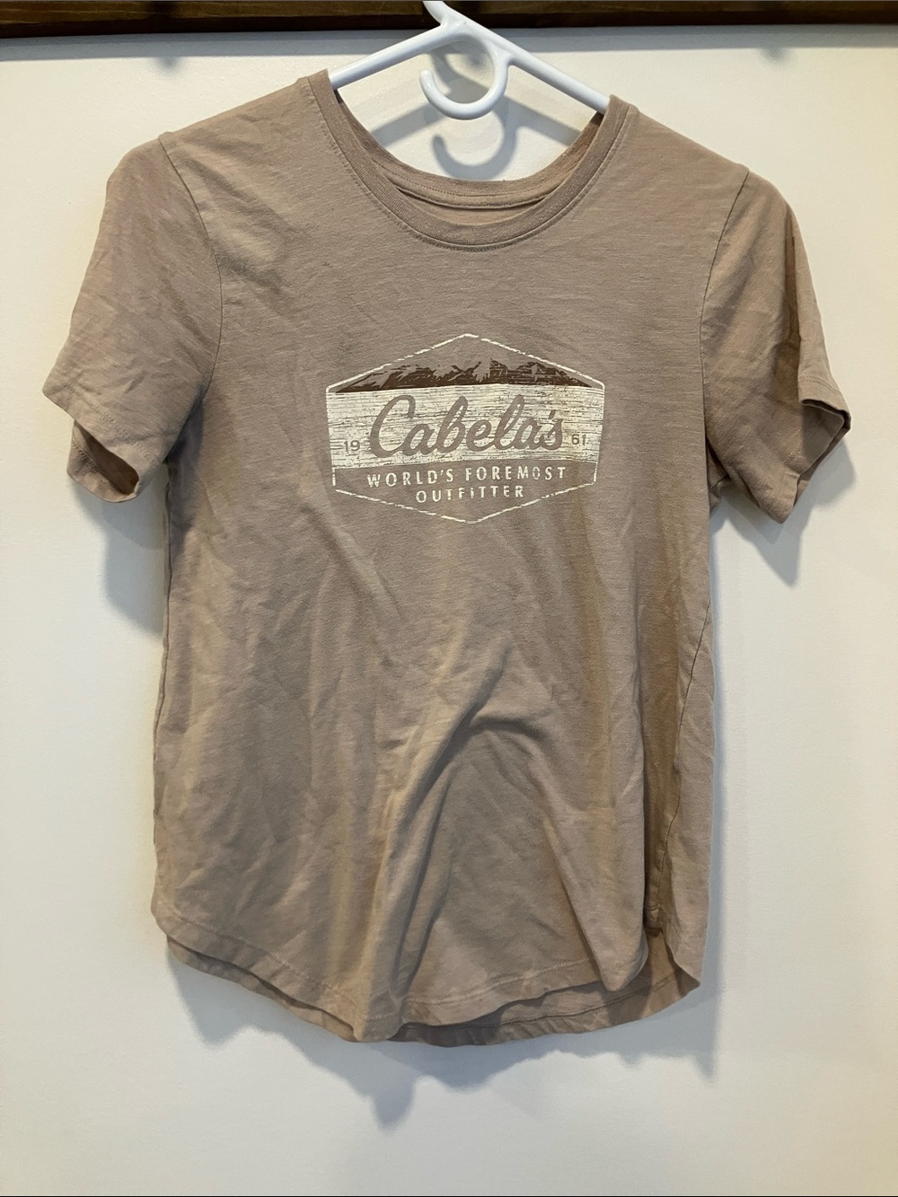 Cabela's Men's Short-Sleeve Logo Tee in Taupe